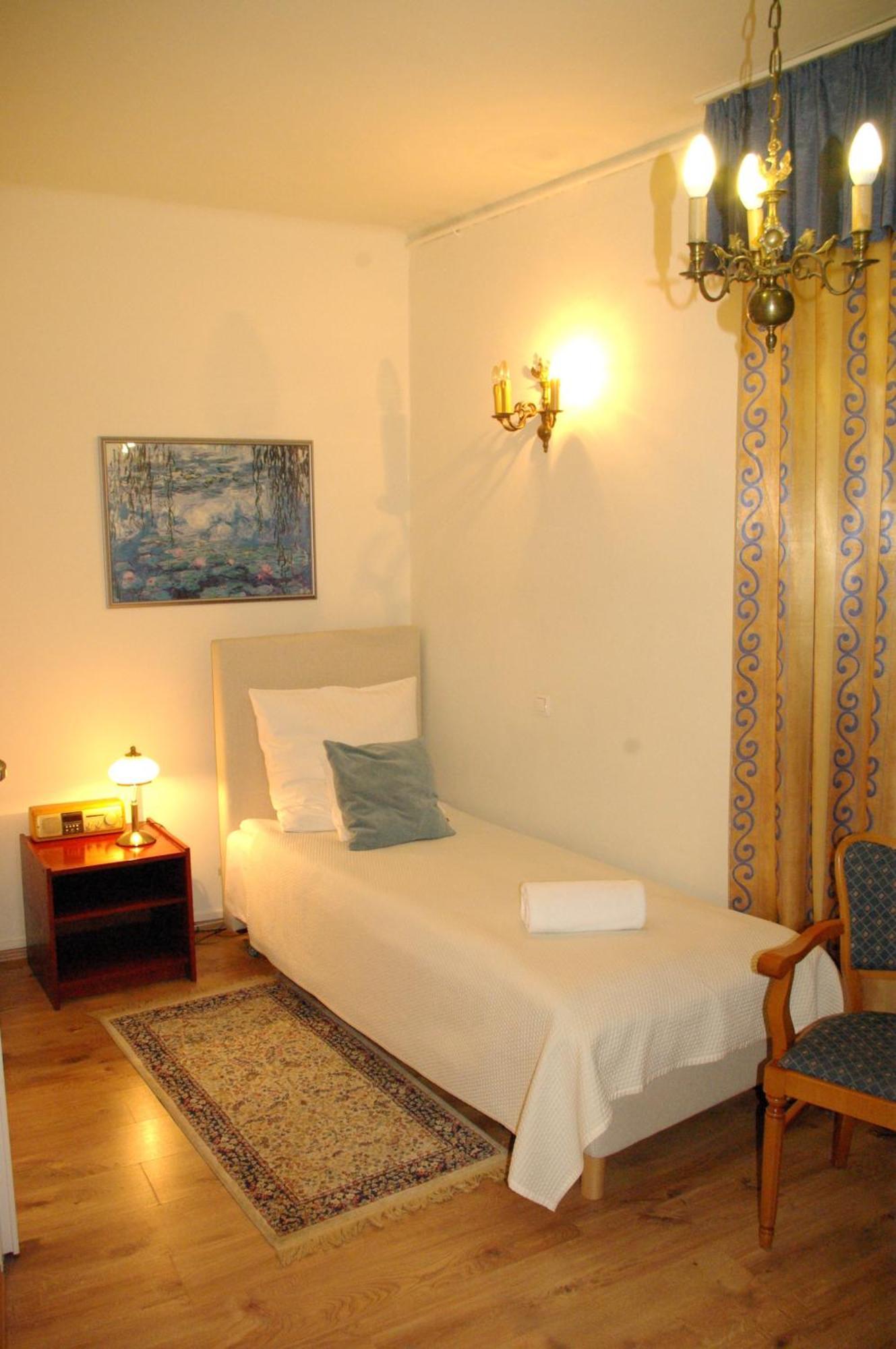 Single Room Royal Castle View 28,762450616:JPEG